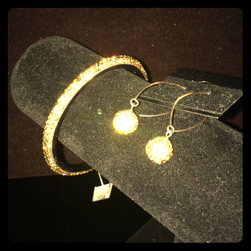 Swarovski Bangle & Earrings Set